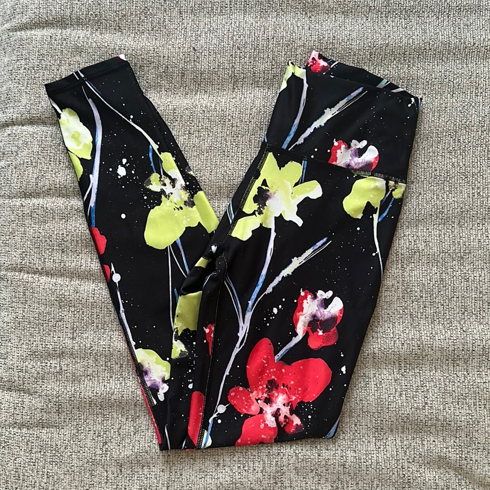 NWOT fabletics floral leggings